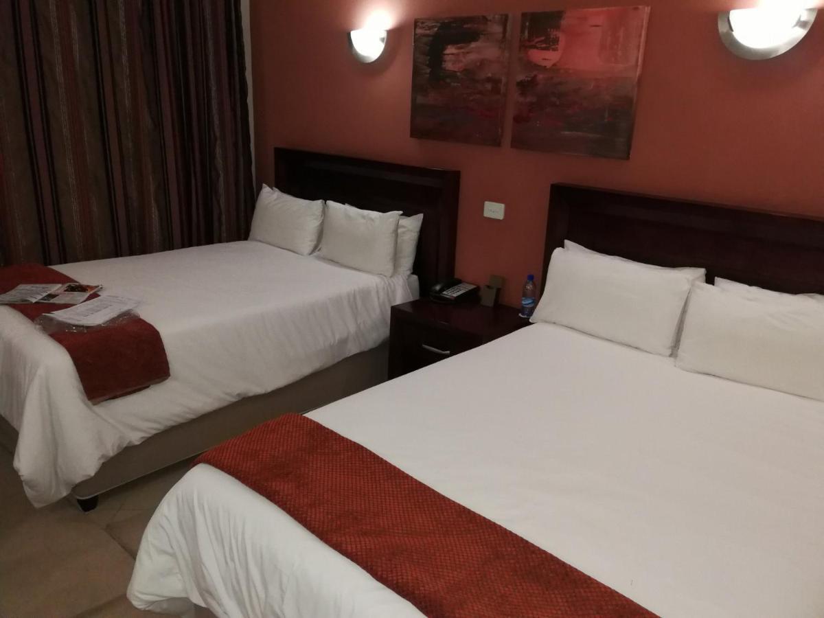 Royal Hotel Polokwane Extérieur photo