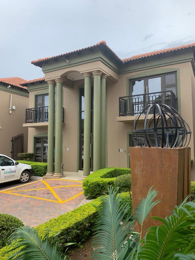 Royal Hotel Polokwane Extérieur photo