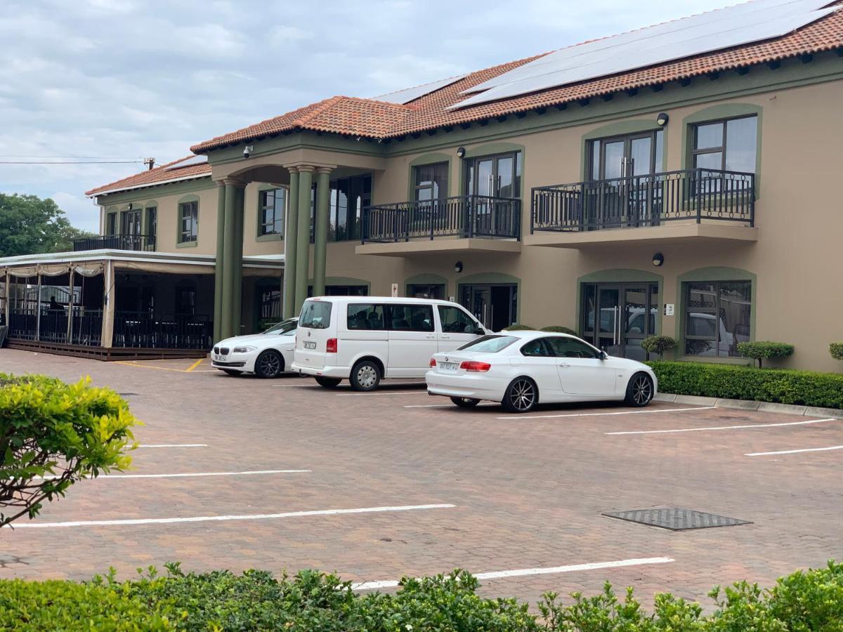Royal Hotel Polokwane Extérieur photo