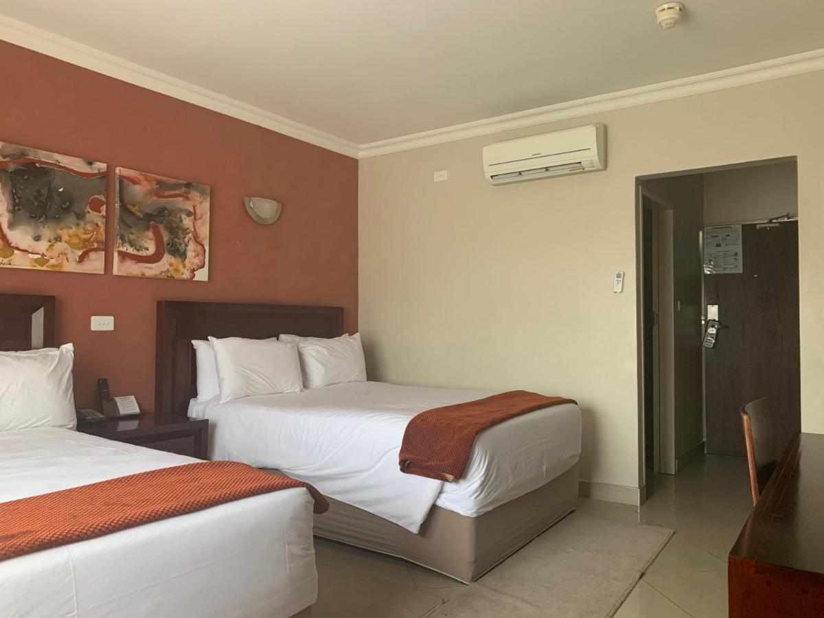 Royal Hotel Polokwane Extérieur photo