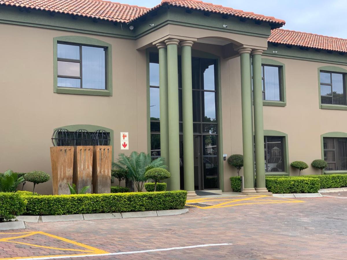 Royal Hotel Polokwane Extérieur photo
