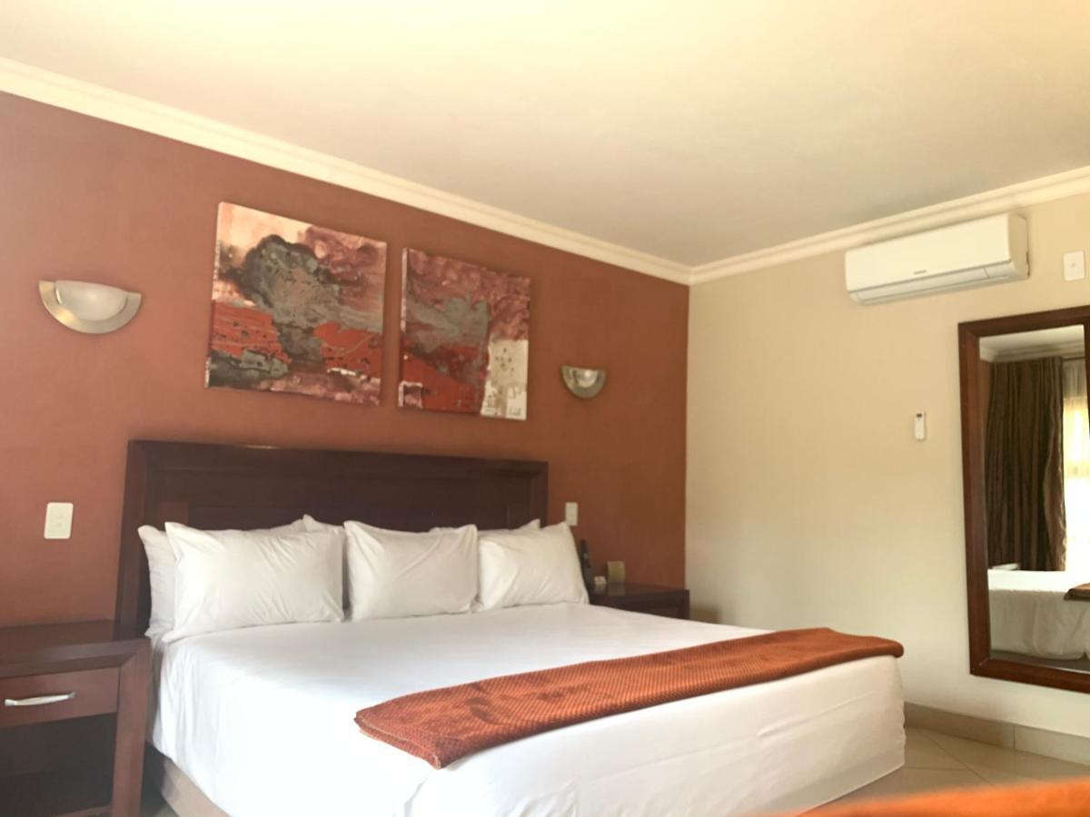 Royal Hotel Polokwane Extérieur photo